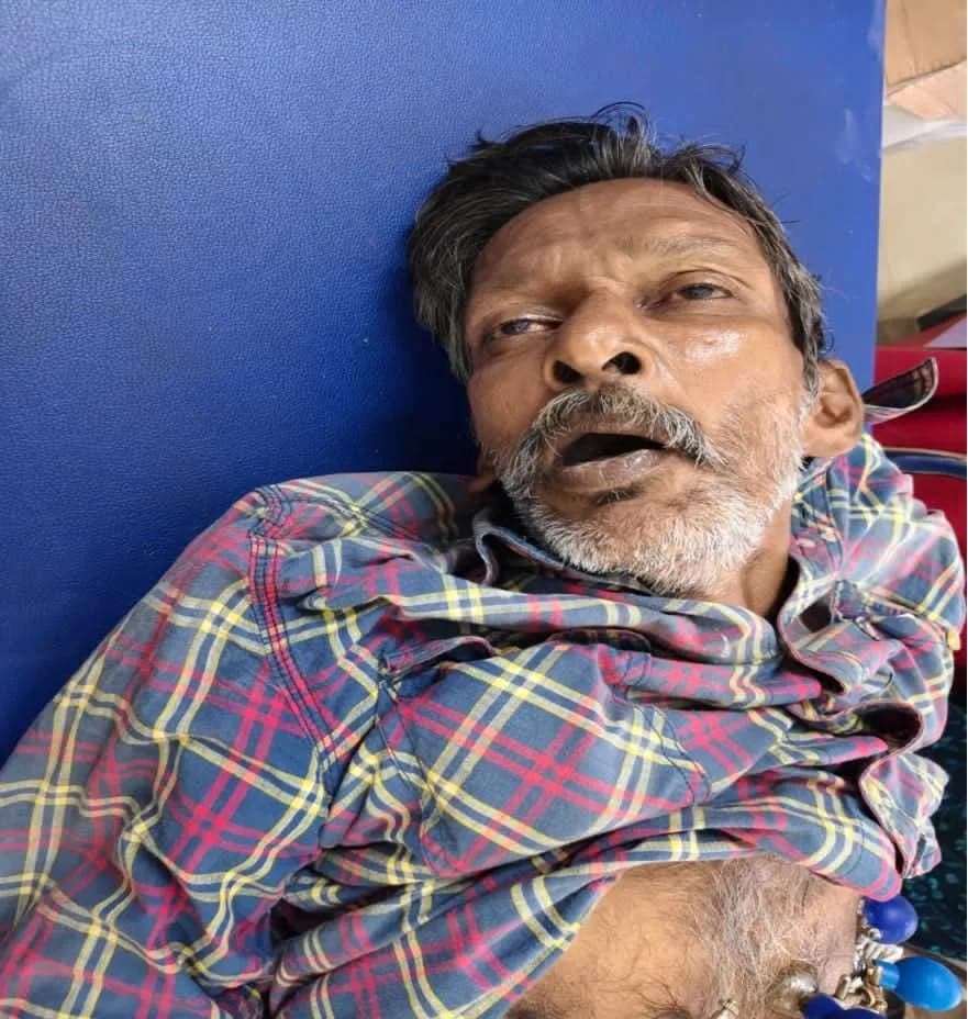 ഈ ഫോട്ടോയിൽ കാണുന്ന മധ്യവയസ്കൻ     മരണപ്പെട്ടതും, മൃതദേഹം  കോട്ടയം ജനറൽ ആശുപത്രി മോർച്ചറിയിൽ സൂക്ഷിച്ചിരിക്കുന്നതുമാണ്; ഇയാളെക്കുറിച്ച് എന്തെങ്കിലും വിവരം ലഭിക്കുന്നവർ കോട്ടയം വെസ്റ്റ് പോലീസുമായി ബന്ധപ്പെടുക; 0481 2567210, 9497980328