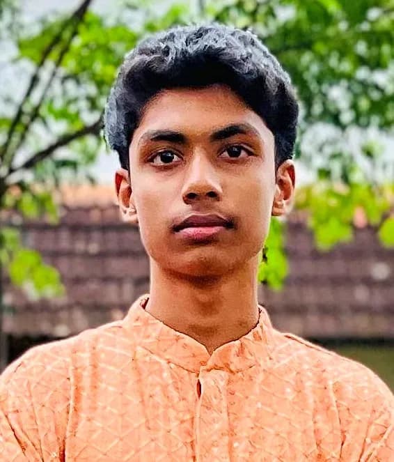 ഈ ഫോട്ടോയിൽ കാണുന്ന ചങ്ങനാശ്ശേരി ഫാത്തിമ പുരം ഉസ്മാനിയ മനസിലിൽ  മുഹമ്മദ്‌ യാസീൻ (16) (23/08/2026)  ഞായർ  രാത്രി 08 മണി മുതൽ ചങ്ങാനാശ്ശേരിയിൽ നിന്നും കാണാതായി;എന്തെങ്കിലും വിവരം ലഭിക്കുന്നവർ ചങ്ങനാശ്ശേരി പോലീസ് സ്റ്റേഷനിൽ താഴെ കാണുന്ന നമ്പരിൽ ബന്ധപ്പെടുക  ഫോൺ: 0481 2420100