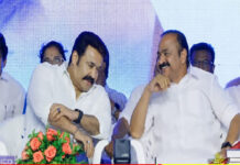 ഒരു നാട് മുഴുവനായി ‘ഒരാളെ മുഖ്യമന്ത്രിയാക്കാന് മുറവിളി കൂട്ടിയ അനുഭവം ചരിത്രത്തില് വിരളം’; മലയാളികൾക്ക് മുഖ്യമന്ത്രിയിൽ വലിയ പ്രതീക്ഷയുണ്ട്;മുഖ്യമന്ത്രിക്കുള്ള പറവൂരിലെ സ്വീകരണ പരിപാടിയില് മോഹന്ലാല്
