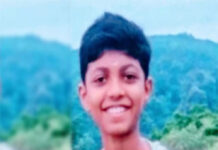 കടയ്ക്കലില് അമ്മയോടൊപ്പം സ്കൂട്ടറില് പോകവേ ബസ് തട്ടി വീണ് 13കാരന് മരിച്ചു;ബസ് സ്കൂട്ടറിനെ മറികടക്കാന് ശ്രമിക്കവേ തട്ടുകയായിരുന്നു