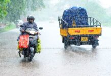 സംസ്ഥാനത്ത് മഴ തുടരും; നാല് ദിവസത്തേയ്ക്ക് കൂടി മഴ മുന്നറിയിപ്പ്, ഇന്ന് മൂന്ന് ജില്ലകളിൽ യെല്ലോ അലേർട്ട്
